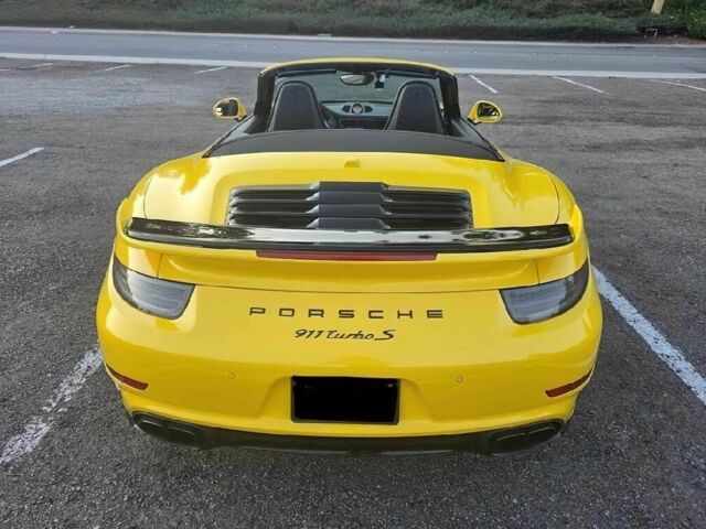 Желтый Порше 911, объемом двигателя 3.8 л и пробегом 74 тыс. км за 78000 $, фото 4 на Automoto.ua
