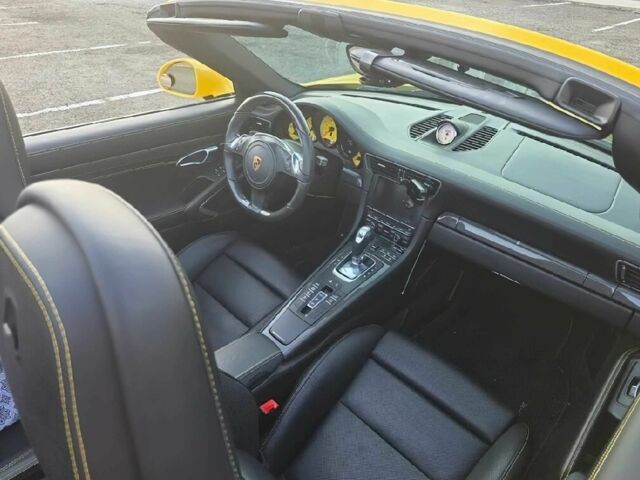 Желтый Порше 911, объемом двигателя 3.8 л и пробегом 74 тыс. км за 78000 $, фото 7 на Automoto.ua