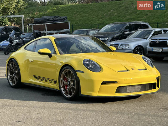 Желтый Порше 911, объемом двигателя 4 л и пробегом 1 тыс. км за 330000 $, фото 2 на Automoto.ua