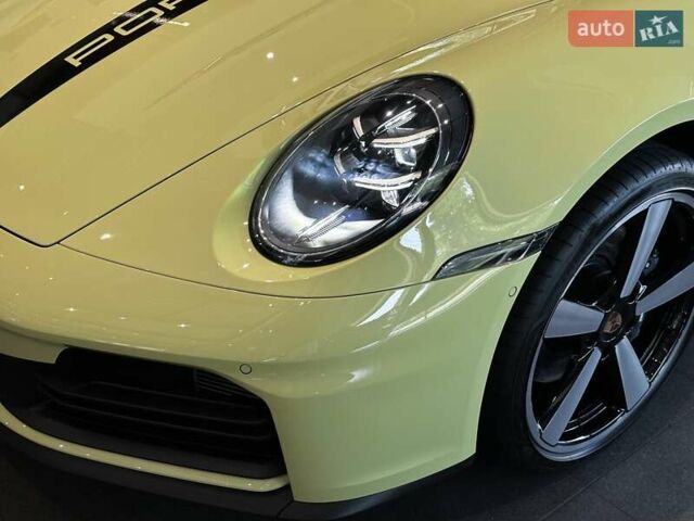 Жовтий Порше 911, об'ємом двигуна 2.98 л та пробігом 3 тис. км за 199900 $, фото 11 на Automoto.ua