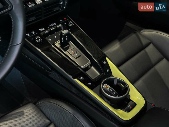 Жовтий Порше 911, об'ємом двигуна 2.98 л та пробігом 3 тис. км за 199900 $, фото 25 на Automoto.ua