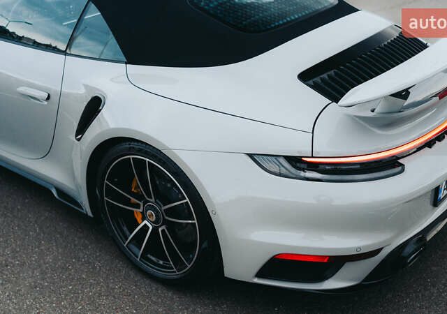 Серый Порше 911, объемом двигателя 3.75 л и пробегом 50 тыс. км за 270000 $, фото 15 на Automoto.ua