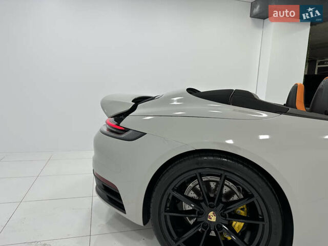 Сірий Порше 911, об'ємом двигуна 3 л та пробігом 10 тис. км за 145000 $, фото 10 на Automoto.ua