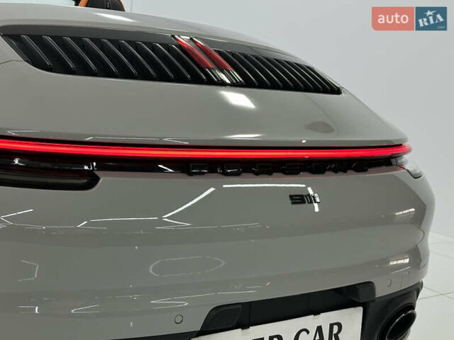 Сірий Порше 911, об'ємом двигуна 3 л та пробігом 10 тис. км за 145000 $, фото 14 на Automoto.ua