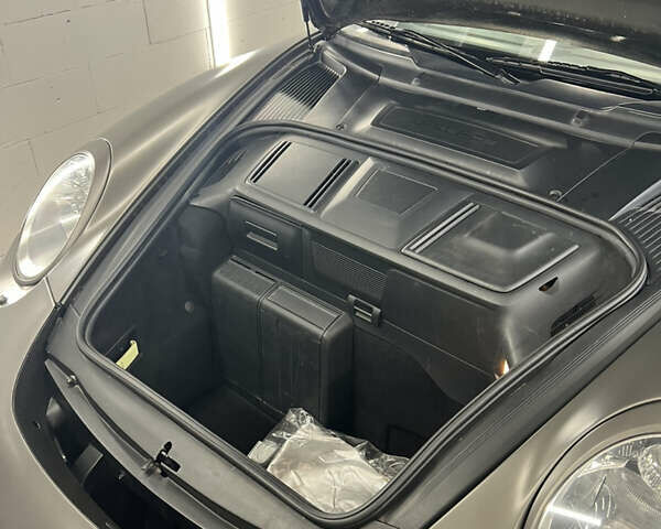 Серый Порше 911, объемом двигателя 3.6 л и пробегом 23 тыс. км за 95000 $, фото 34 на Automoto.ua