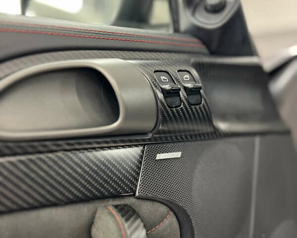 Серый Порше 911, объемом двигателя 3.6 л и пробегом 23 тыс. км за 95000 $, фото 24 на Automoto.ua