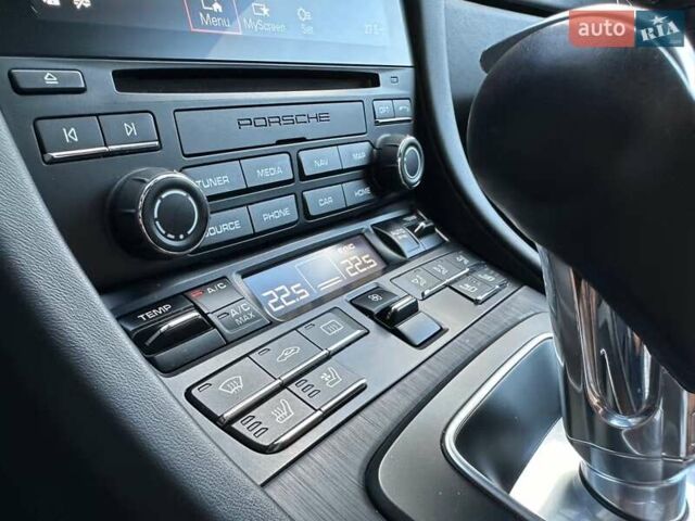 Сірий Порше 911, об'ємом двигуна 2.98 л та пробігом 49 тис. км за 97000 $, фото 17 на Automoto.ua