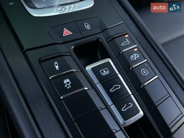 Серый Порше 911, объемом двигателя 2.98 л и пробегом 54 тыс. км за 109900 $, фото 60 на Automoto.ua