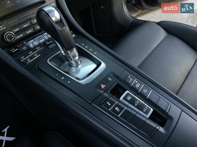 Серый Порше 911, объемом двигателя 2.98 л и пробегом 55 тыс. км за 109900 $, фото 59 на Automoto.ua