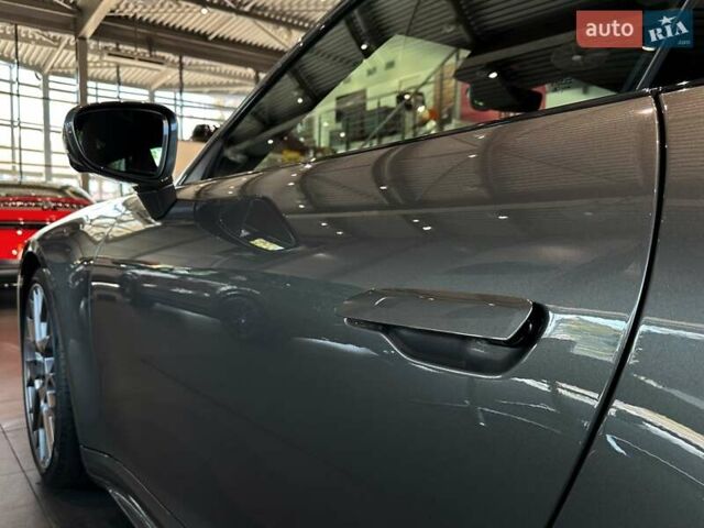 Серый Порше 911, объемом двигателя 2.98 л и пробегом 18 тыс. км за 175000 $, фото 16 на Automoto.ua