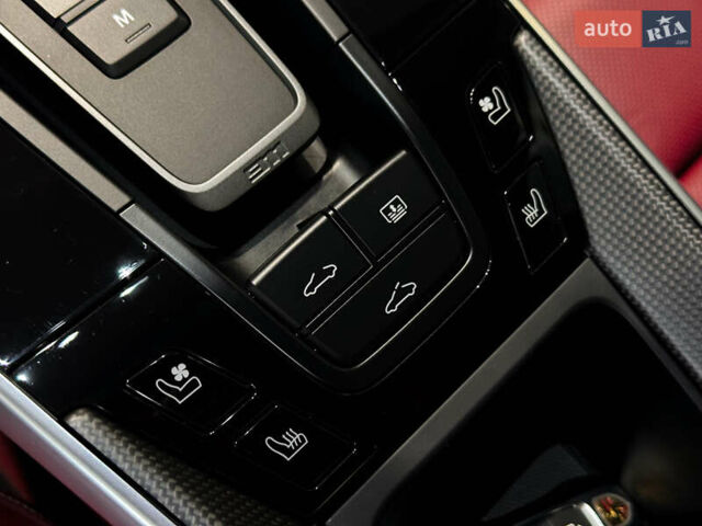 Серый Порше 911, объемом двигателя 2.98 л и пробегом 18 тыс. км за 175000 $, фото 32 на Automoto.ua