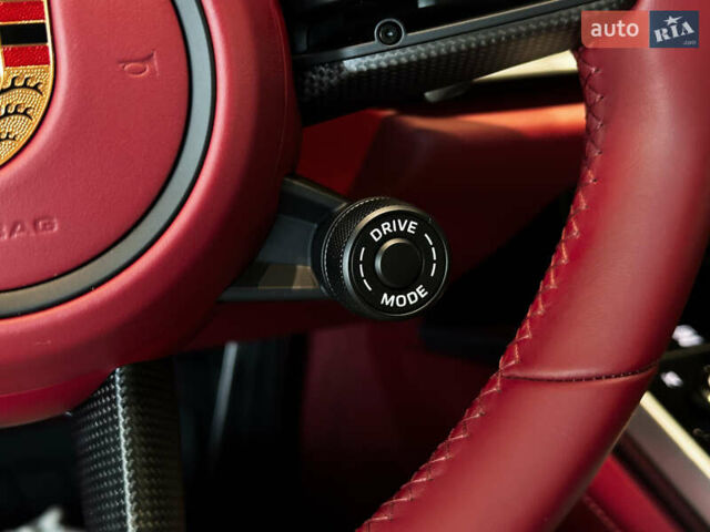 Серый Порше 911, объемом двигателя 2.98 л и пробегом 18 тыс. км за 175000 $, фото 25 на Automoto.ua