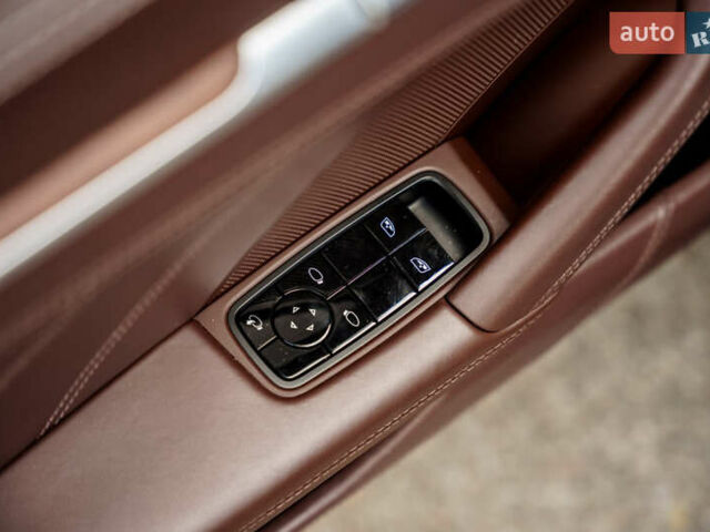 Сірий Порше 911, об'ємом двигуна 3.75 л та пробігом 26 тис. км за 305000 $, фото 21 на Automoto.ua