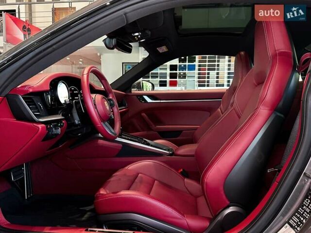 Серый Порше 911, объемом двигателя 2.98 л и пробегом 18 тыс. км за 175000 $, фото 22 на Automoto.ua