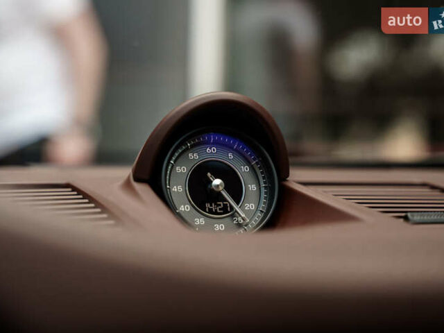 Сірий Порше 911, об'ємом двигуна 3.75 л та пробігом 26 тис. км за 305000 $, фото 15 на Automoto.ua