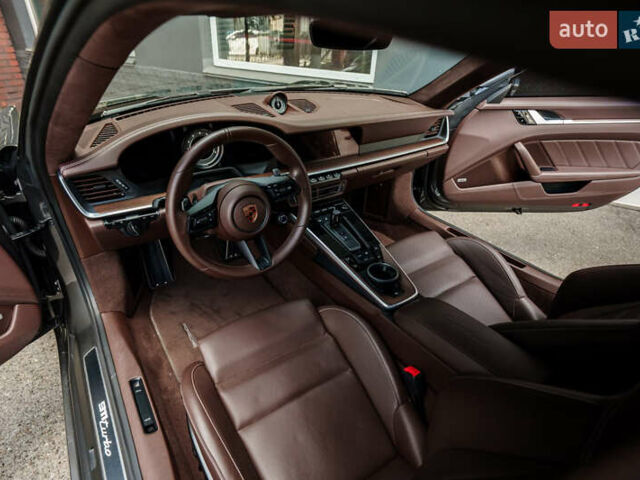 Сірий Порше 911, об'ємом двигуна 3.75 л та пробігом 26 тис. км за 305000 $, фото 16 на Automoto.ua