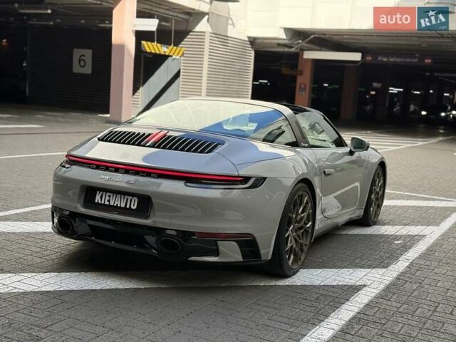 Серый Порше 911, объемом двигателя 3 л и пробегом 7 тыс. км за 200000 $, фото 3 на Automoto.ua