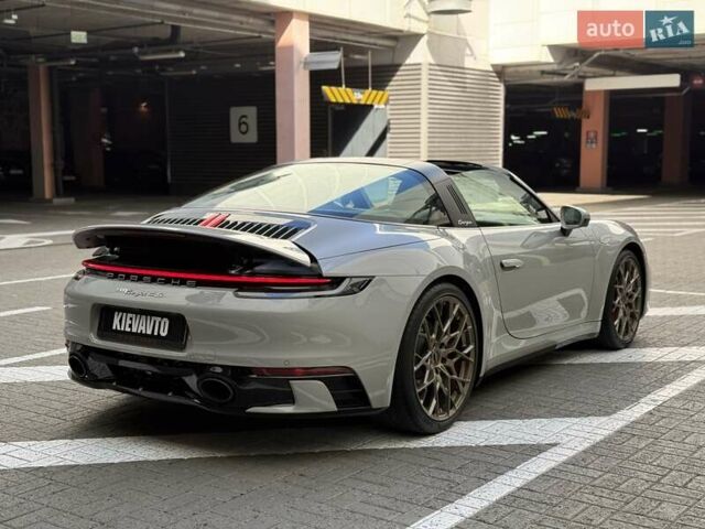 Серый Порше 911, объемом двигателя 3 л и пробегом 7 тыс. км за 200000 $, фото 7 на Automoto.ua