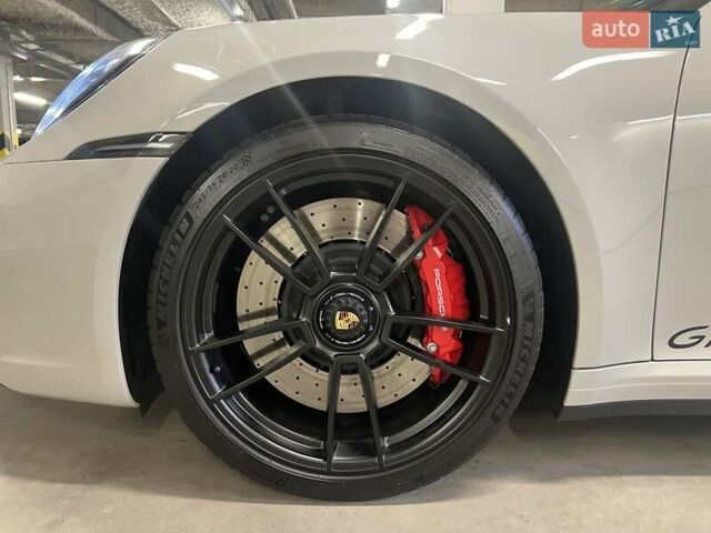 Серый Порше 911, объемом двигателя 2.98 л и пробегом 12 тыс. км за 217636 $, фото 17 на Automoto.ua