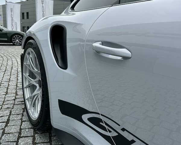 Серый Порше 911, объемом двигателя 4 л и пробегом 1 тыс. км за 398000 $, фото 26 на Automoto.ua