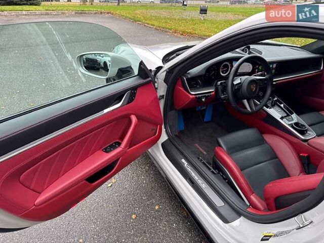 Серый Порше 911, объемом двигателя 3 л и пробегом 8 тыс. км за 227000 $, фото 24 на Automoto.ua