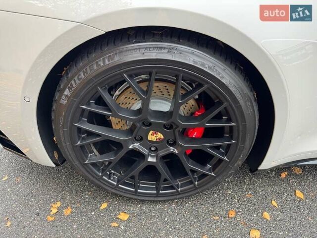 Серый Порше 911, объемом двигателя 3 л и пробегом 8 тыс. км за 227000 $, фото 7 на Automoto.ua