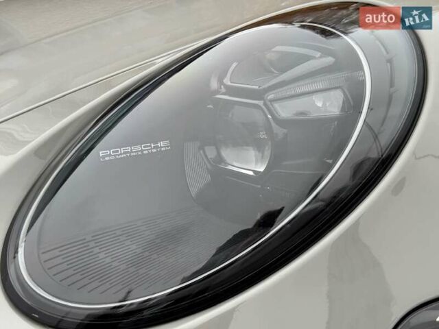 Серый Порше 911, объемом двигателя 3 л и пробегом 8 тыс. км за 227000 $, фото 2 на Automoto.ua