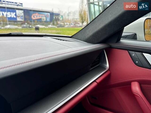 Серый Порше 911, объемом двигателя 3 л и пробегом 8 тыс. км за 227000 $, фото 73 на Automoto.ua