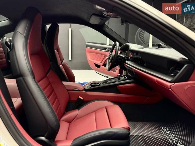 Серый Порше 911, объемом двигателя 3.6 л и пробегом 1 тыс. км за 297700 $, фото 36 на Automoto.ua