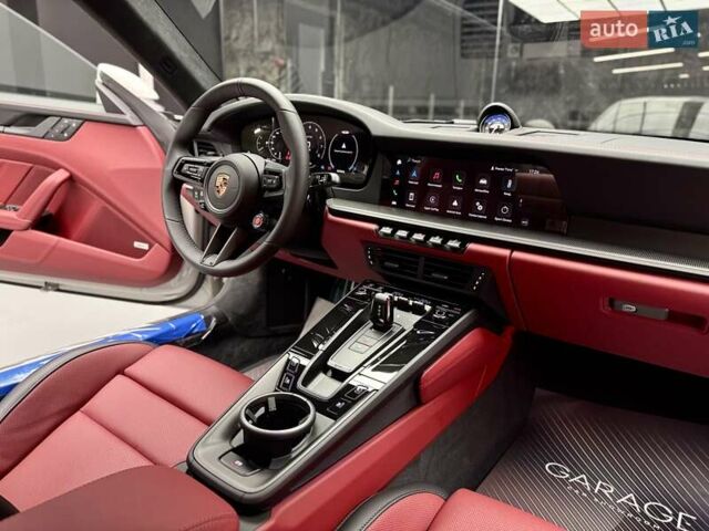 Серый Порше 911, объемом двигателя 3.6 л и пробегом 1 тыс. км за 297700 $, фото 40 на Automoto.ua