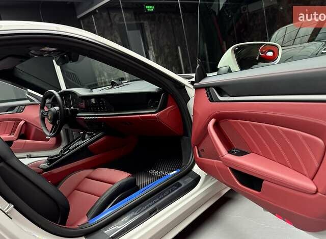 Серый Порше 911, объемом двигателя 3.6 л и пробегом 1 тыс. км за 297700 $, фото 34 на Automoto.ua