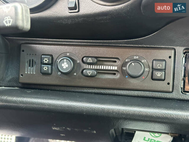 Синий Порше 911, объемом двигателя 3.6 л и пробегом 100 тыс. км за 125000 $, фото 13 на Automoto.ua