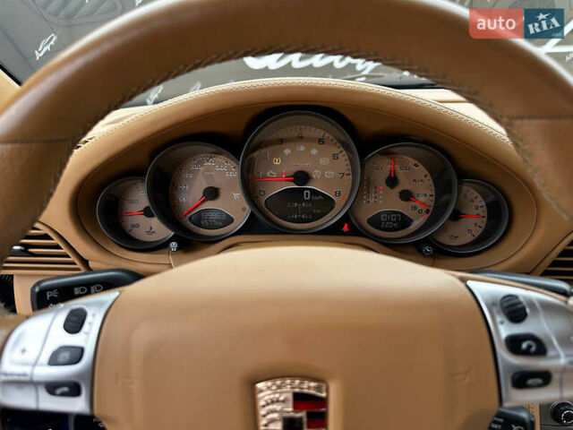 Синий Порше 911, объемом двигателя 3.8 л и пробегом 139 тыс. км за 59000 $, фото 26 на Automoto.ua