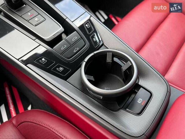 Синий Порше 911, объемом двигателя 3 л и пробегом 25 тыс. км за 137900 $, фото 34 на Automoto.ua
