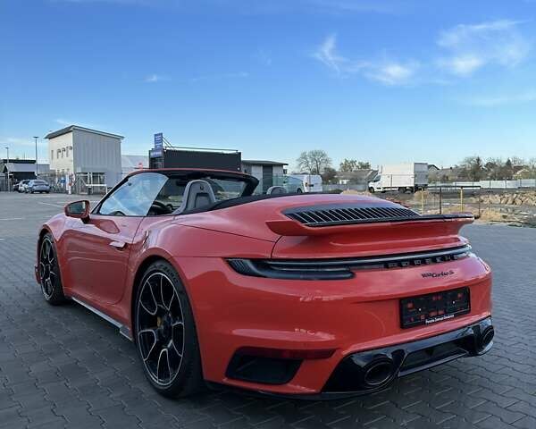 Оранжевый Порше 911, объемом двигателя 3.75 л и пробегом 11 тыс. км за 329800 $, фото 9 на Automoto.ua