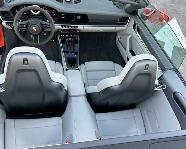 Оранжевый Порше 911, объемом двигателя 3.75 л и пробегом 11 тыс. км за 329800 $, фото 30 на Automoto.ua