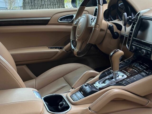 Черный Порше 959, объемом двигателя 3 л и пробегом 219 тыс. км за 25500 $, фото 3 на Automoto.ua