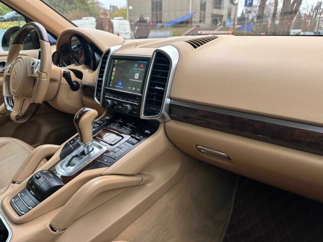 Черный Порше 959, объемом двигателя 3 л и пробегом 219 тыс. км за 25500 $, фото 10 на Automoto.ua