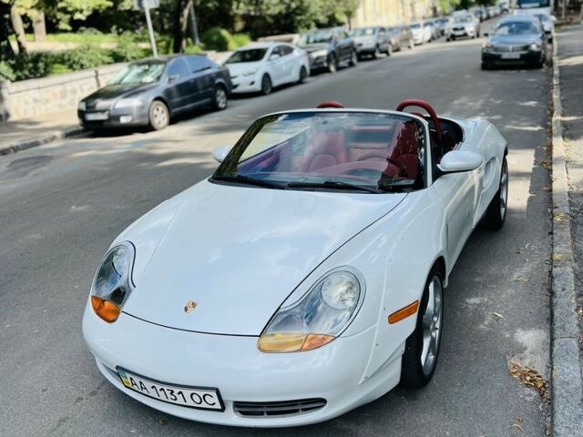 Белый Порше Бокстер, объемом двигателя 2.7 л и пробегом 145 тыс. км за 18999 $, фото 5 на Automoto.ua
