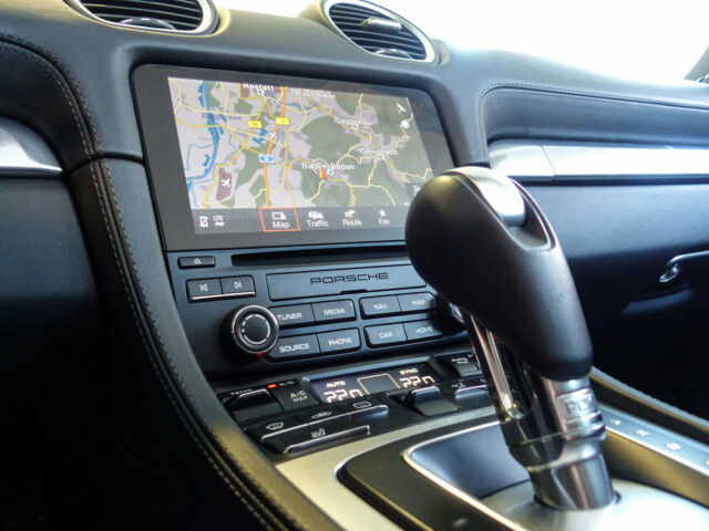 Білий Порше Boxster, об'ємом двигуна 2 л та пробігом 32 тис. км за 100000 $, фото 17 на Automoto.ua