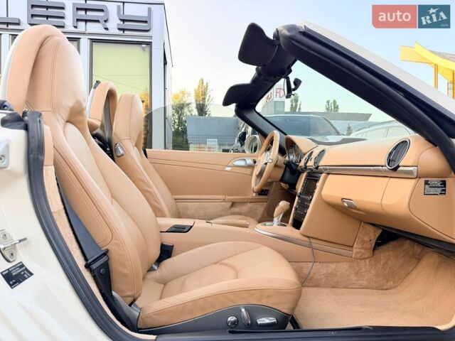 Білий Порше Boxster, об'ємом двигуна 3.44 л та пробігом 92 тис. км за 25999 $, фото 39 на Automoto.ua