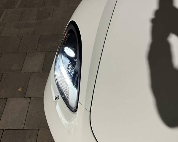 Белый Порше Бокстер, объемом двигателя 1.99 л и пробегом 11 тыс. км за 53500 $, фото 14 на Automoto.ua