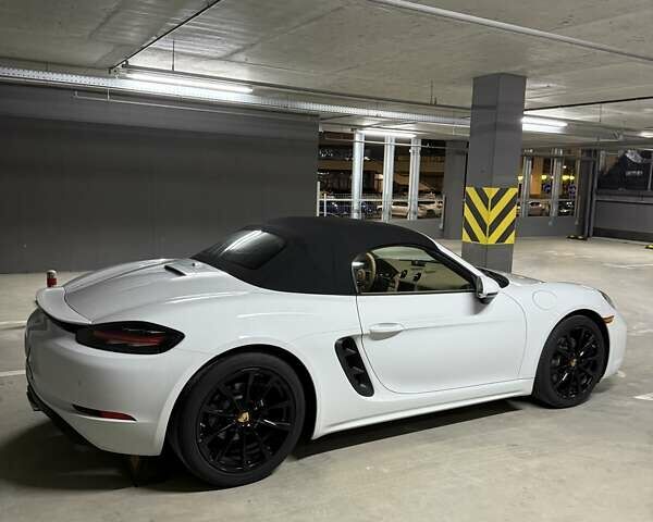 Белый Порше Бокстер, объемом двигателя 1.99 л и пробегом 11 тыс. км за 53500 $, фото 84 на Automoto.ua