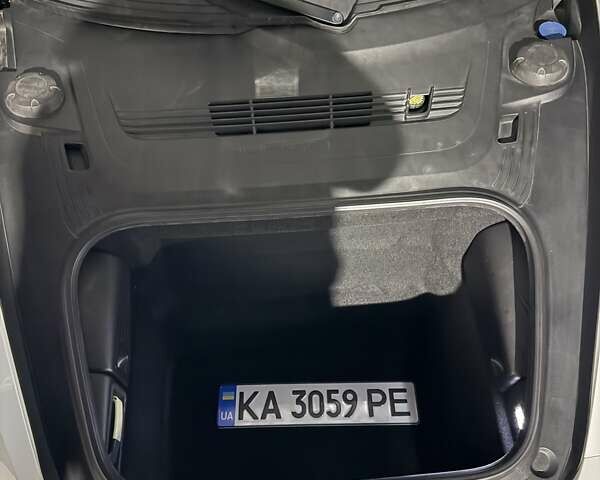 Белый Порше Бокстер, объемом двигателя 1.99 л и пробегом 11 тыс. км за 53500 $, фото 20 на Automoto.ua