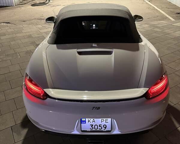 Белый Порше Бокстер, объемом двигателя 1.99 л и пробегом 11 тыс. км за 53500 $, фото 3 на Automoto.ua