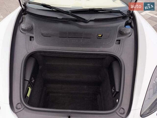 Белый Порше Бокстер, объемом двигателя 1.99 л и пробегом 11 тыс. км за 53500 $, фото 69 на Automoto.ua