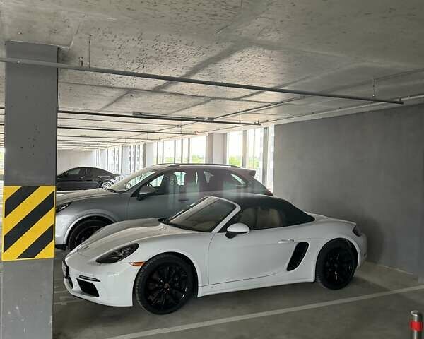 Белый Порше Бокстер, объемом двигателя 1.99 л и пробегом 11 тыс. км за 53500 $, фото 76 на Automoto.ua