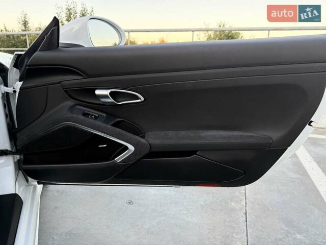 Белый Порше Бокстер, объемом двигателя 2.5 л и пробегом 33 тыс. км за 69500 $, фото 46 на Automoto.ua