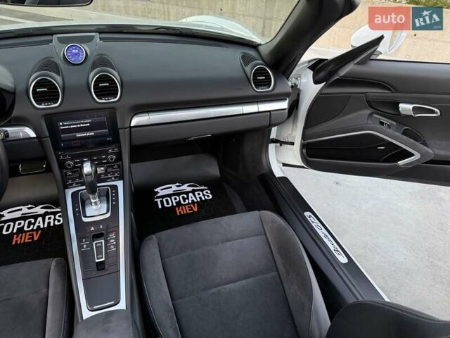 Белый Порше Бокстер, объемом двигателя 2.5 л и пробегом 33 тыс. км за 69500 $, фото 55 на Automoto.ua