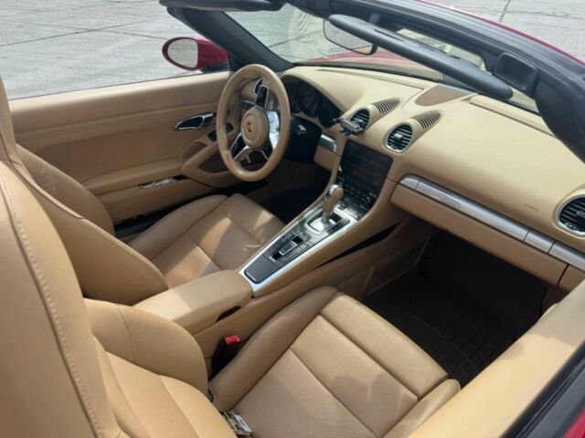 Красный Порше Бокстер, объемом двигателя 2 л и пробегом 61 тыс. км за 22200 $, фото 10 на Automoto.ua